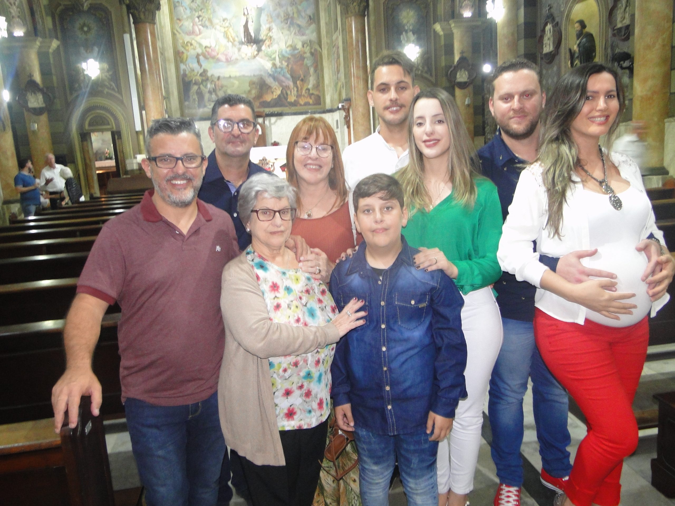 Família Curia celebra maior dádiva de Deus como presente de Natal – Diocese  de Santo André