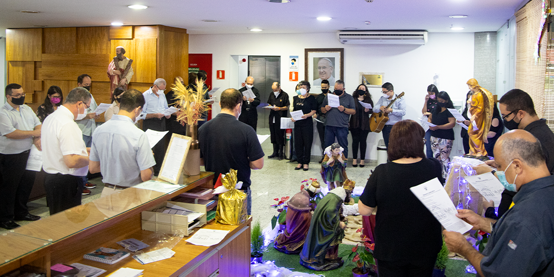 Confraternização reúne colaboradores da Cúria para agradecer pelo ano de  2021 e desejar um Feliz Natal – Diocese de Santo André